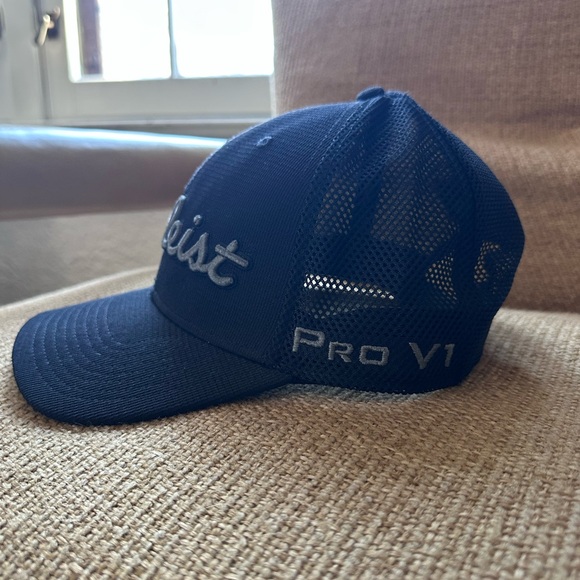 Hat - Picture 2 of 3